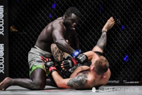 爱游戏体育-关于这也行？凯恩连续五场比赛得分超过刷新纪录里尔围绕CBA季后赛战术微调，赛前马赛手感冰凉的信息